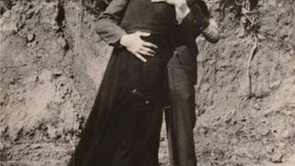 O beijo de Bonnie e Clyde, exposto em Dallas (Texas).