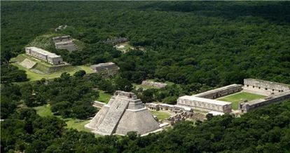Vista aérea do sítio arqueológico de Uxmal, em Yucatán, no México.