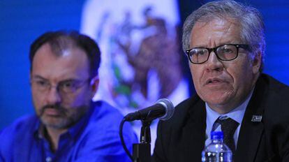 O secretário de Relações Exteriores do México, Luis Videgaray (à esquerda), e o secretário geral da OEA, Luis Almagro