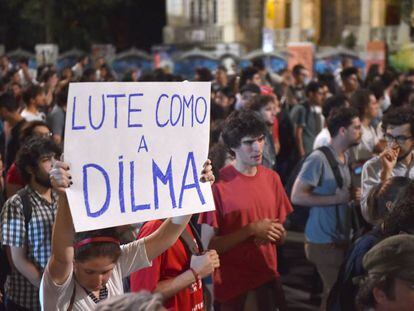 Apoiadores de Dilma Rousseff, nesta quarta em São Paulo.