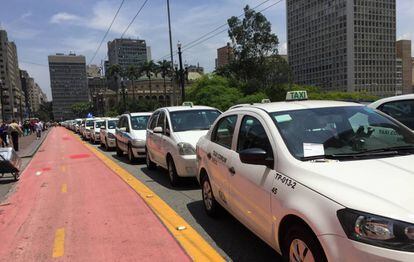 Ato de taxistas em São Paulo em novembro. Nesta terça, houve novos protestos.