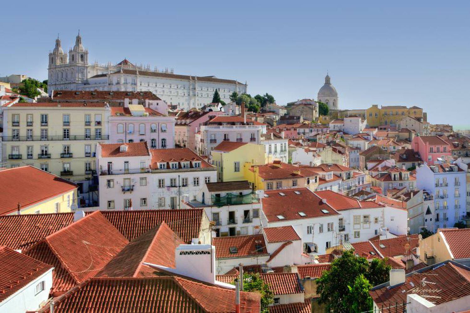 Vista do bairro Alfama, em Lisboa.
