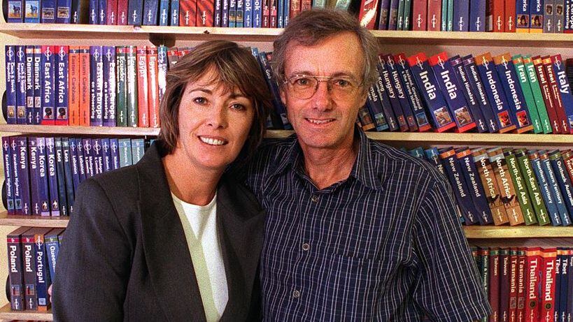 Os fundadores do ‘Lonely Planet’: Maureen e Tony Wheeler em seu escritório de Melbourne, em 1998. 
