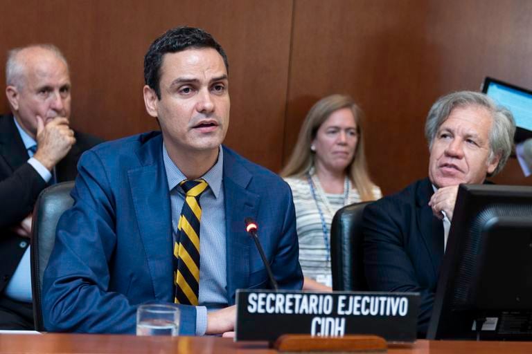 Paulo Abrão, secretário executivo da CIDH, e Luis Almagro, secretário-geral da OEA, em junho de 2018.