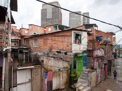 Favela Panorama com o Parque Cidade Jardim ao fundo