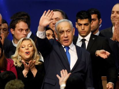 Benjamin Netanyahu, ao votar na segunda-feira em Jerusalém.