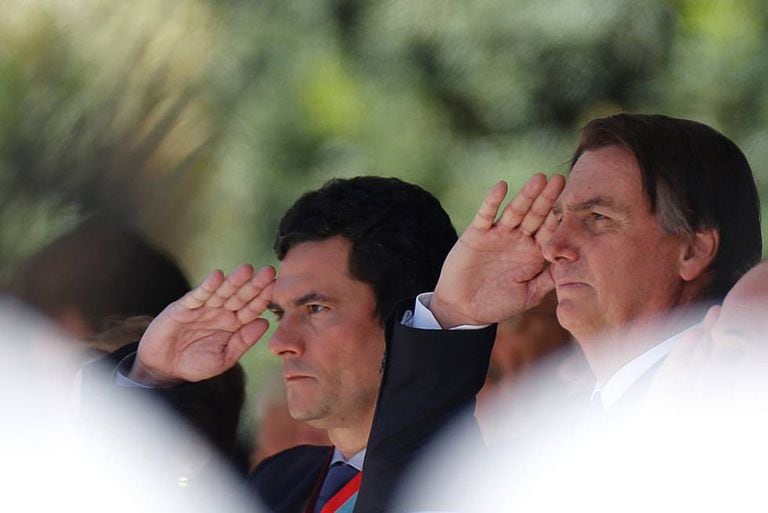 Bolsonaro e Moro durante cerimônia nesta terça-feira.