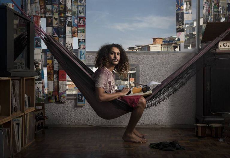 Geovani Martins, na favela na que vive, Vidigal, no Rio de Janeiro.