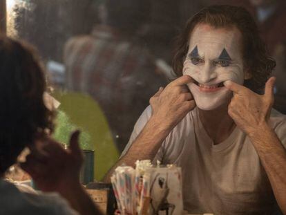 Joaquin Phoenix em uma cena de 'Coringa' (Niko Tavernise/Warner Bros. Pictures via AP).