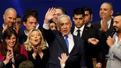 Benjamin Netanyahu, ao votar na segunda-feira em Jerusalém.