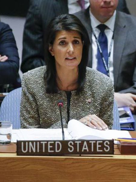 A embaixadora dos EUA para a ONU, Nikki Haley, hoje no Conselho de Segurança.
