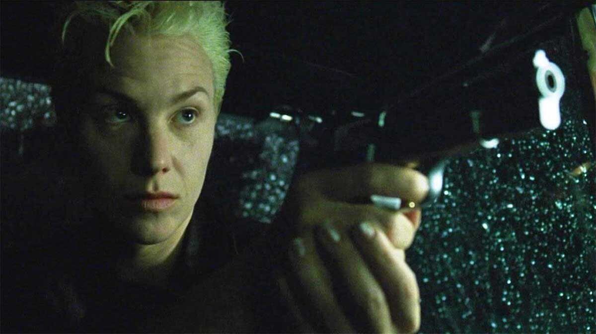 O personagem Switch em ‘Matrix’ só aparece na primeira parte da saga.