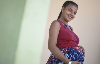 Venezuelana Veronica González viajou 26 horas de ônibus da capital Caracas até Pacaraima para dar à luz no Brasil.