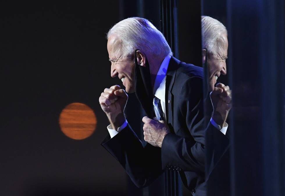 <b>Presidente Biden</b>. O gesto é inequívoco. A foto foi tirada em 7 de novembro em Wilmington, Delaware: Joe Biden é o novo presidente dos Estados Unidos e exibe sua felicidade.