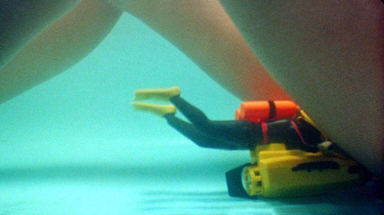 Cena do filme Ata-me, de Almodóvar