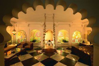 Um quarto do luxuoso Taj Lake Palace, em Udaipur (Índia).