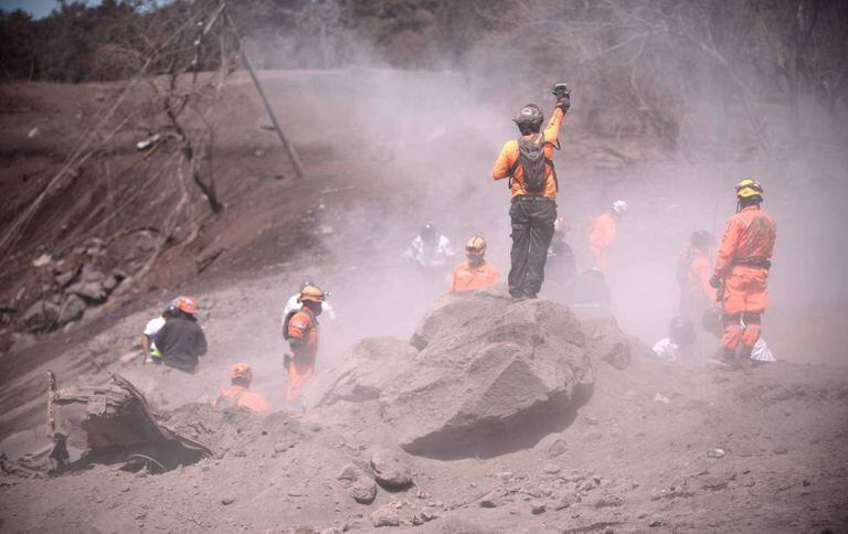 Equipes de resgate em Escuintla (Guatemala).