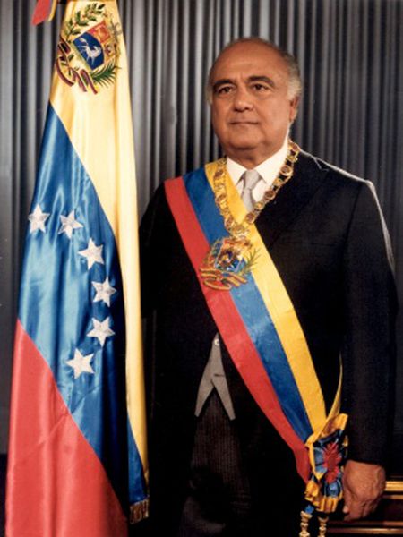 Lusinchi durante sua posse, em 1984.