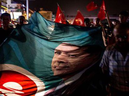 A rebelião militar pretendia depor o dirigente que mais deixou sua marca na Turquia moderna depois de Atatürk