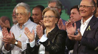 Ex-presidente FHC e Alckmin ladeiam Ana Amélia, candidata a vice.