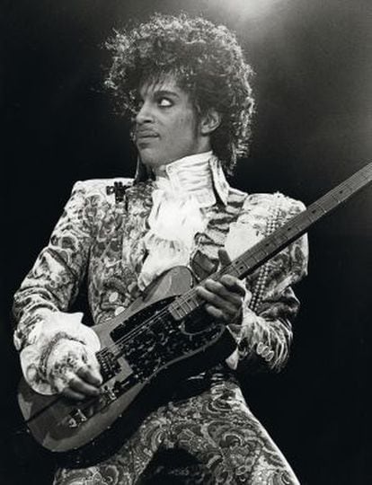 Prince em 1985, no seu máximo momento de esplendor.