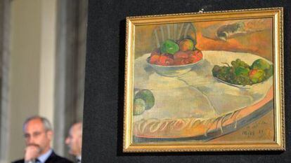 'Fruits sul une table ou nature au petit chien', o quadro Gauguin recuperado pela polícia italiana.