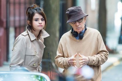 Selena Gomez e Woody Allen no último dia 11 de setembro durante a filmagem do mais recente filme do diretor.
