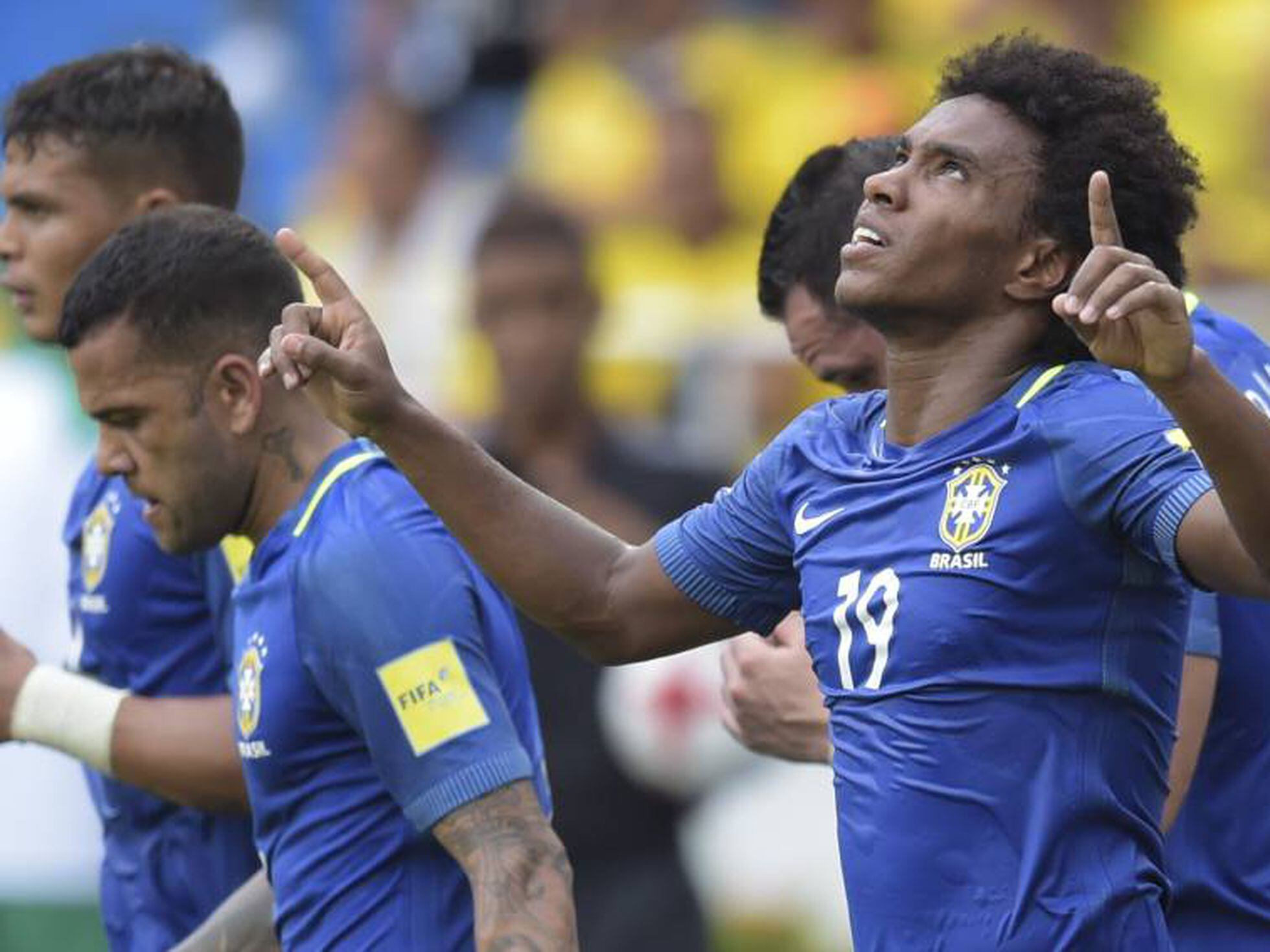 Brasil empata com a Colômbia fora de casa; Neymar faz partida ruim