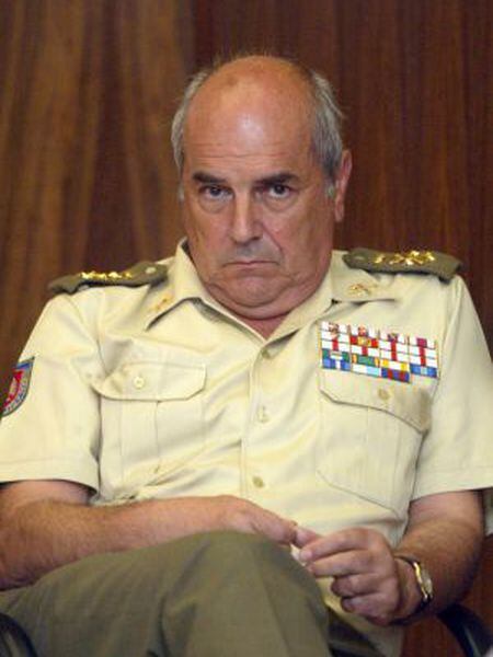 Alejandre, em uma reunião do Estado Maior em 2003.