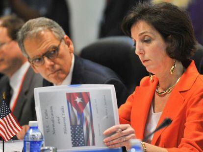 A secretária de Estado dos EUA para a América Latina, Roberta Jacobson, durante a reunião.