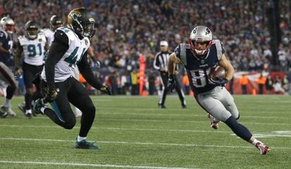 Danny Amendola, número 80, ajudou o Patriots a superar o Jacksonville Jaguars e chegar a mais um Super Bowl.