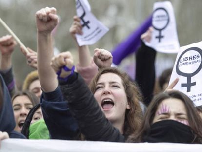 Um grupo de mulheres durante a greve feminista de 8 de março.