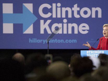 Hillary Clinton faz um comício em Kent, Ohio.