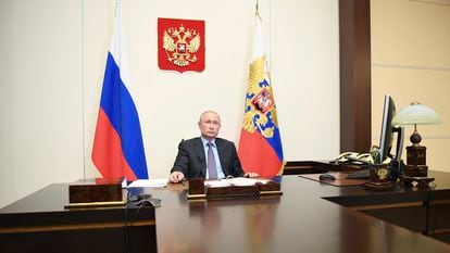Putin durante uma videoconferência ministerial, em sua residência de Novo-Ogaryovo, nos arredores de Moscou, na última quinta-feira.
