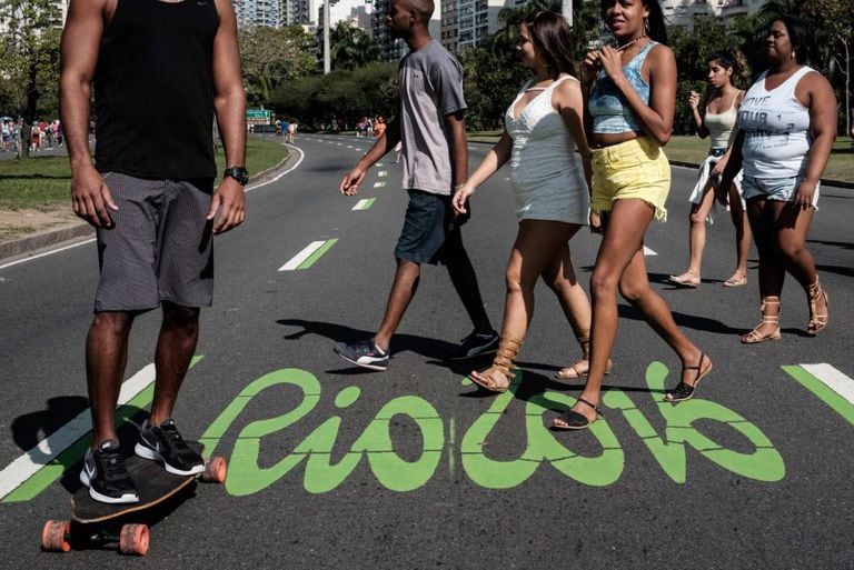Rua fechada para o trânsito no Rio.