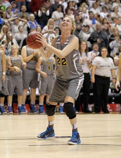 Lauren Hill durante um jogo de basquete.