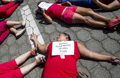 Protesto de mulheres em Managua para exigir justiça em casos de violência de gênero.