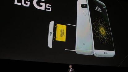 Juno Cho, presidente da LG, na apresentação do LG G5 no MWC de Barcelona.