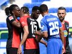 Sinsheim (Germany), 16/05/2020.- Hertha's Dedryck Boyata (L) talks to teammate Marko Grujic during the German Bundesliga soccer match between TSG 1899 Hoffenheim and Hertha Berlin in Sinsheim, Germany, 16 May 2020. The German Bundesliga and Bundesliga Second Division are the first professional leagues to resume the season after the nationwide lockdown due to the ongoing Coronavirus (COVID-19) pandemic. All matches until the end of the season will be played behind closed doors. (Alemania) EFE/EPA/THOMAS KIENZLE / POOL DFL REGULATIONS PROHIBIT ANY USE OF PHOTOGRAPHS AS IMAGE SEQUENCES AND/OR QUASI-VIDEO
