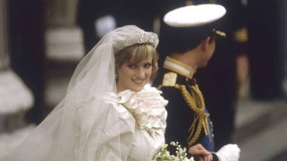 Diana y Carlos de Gales el día de su boda, el 28 de julio de 1981, en Londres.
