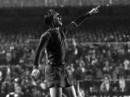 Cruyff, durante um Real Madrid x Barcelona em 1976.