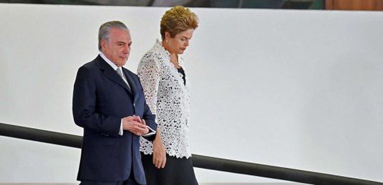 Temer e Dilma no Planalto.