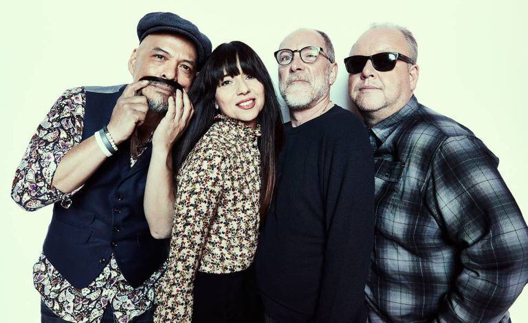 Os membros de Pixies em uma imagem promocional.