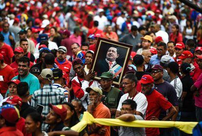 Simpatizantes de Nicolás Maduro nas ruas de Caracas.