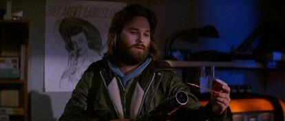 Kurt Russell esperando que o acaso desempenhe um papel-chave em sua vida. O Filme? 'O Enigma de Outro Mundo’ (1982).