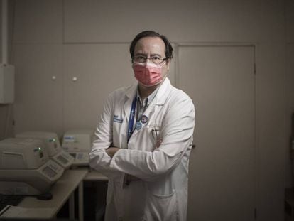O médico Tomàs Pumarola, chefe de microbiologia do hospital Vall d’Hebron de Barcelona.