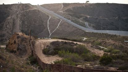 O muro que separa o México dos Estados Unidos em Tijuana.