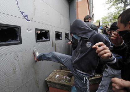 Ataque à sede da polícia em Odessa neste domingo.