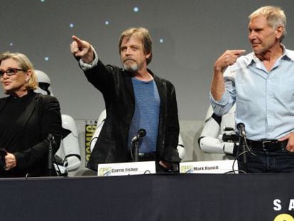De esquerda para a direita: Carrie Fisher, Mark Hamill e Harrison Ford.