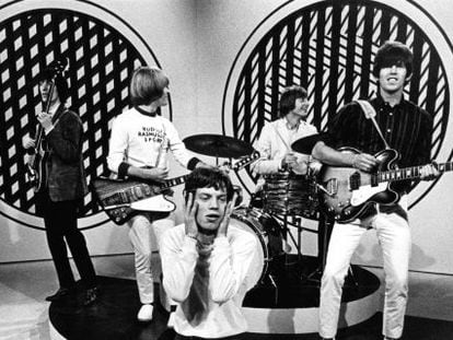 A banda britânica The Rolling Stones se apresenta no programa ‘Thank Your Lucky Stars’, do Reino Unido, em 1965.